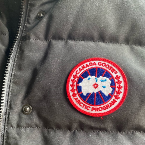 Canada Goose Arctic Program Vest - Picture 8 of 14